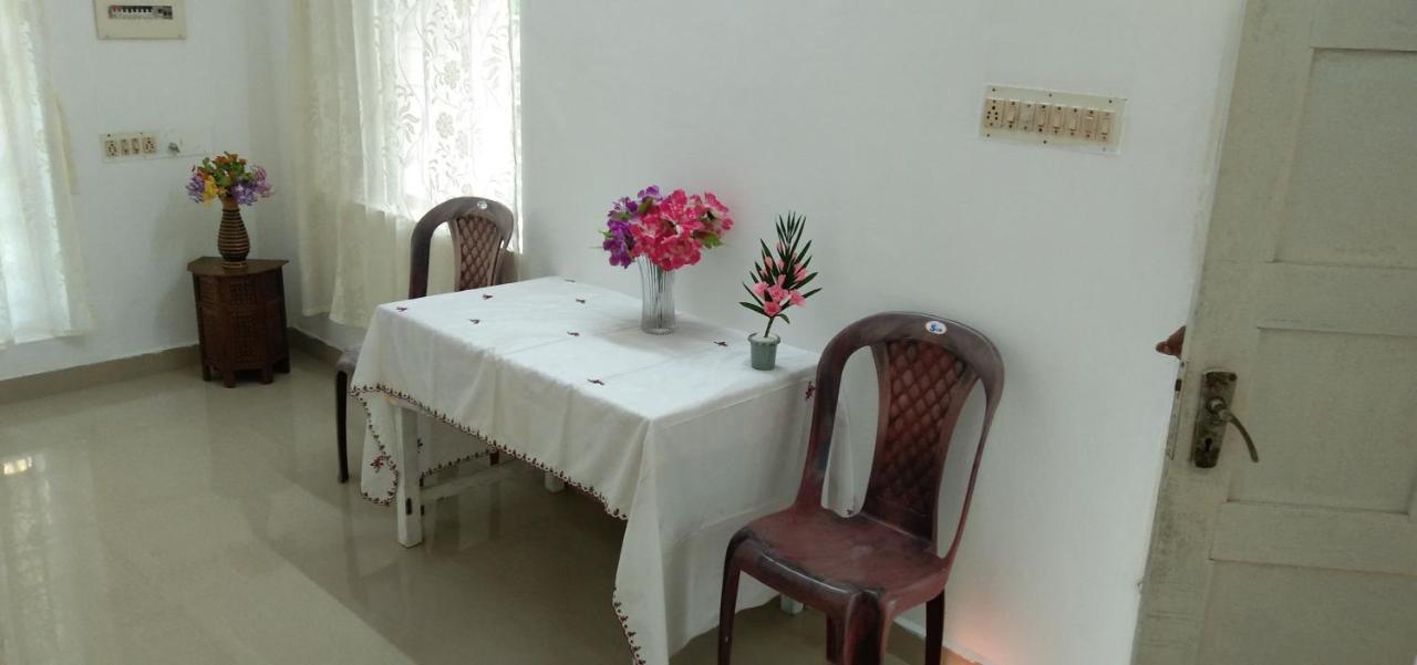 Jestine Homestay Kochi Екстер'єр фото